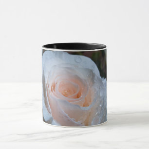 Schöne weiße Rose Tasse