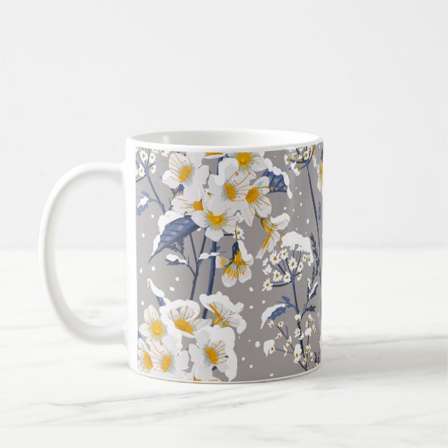 Schöne Winter-Blume blühend im Schnee delig Kaffeetasse (Links)