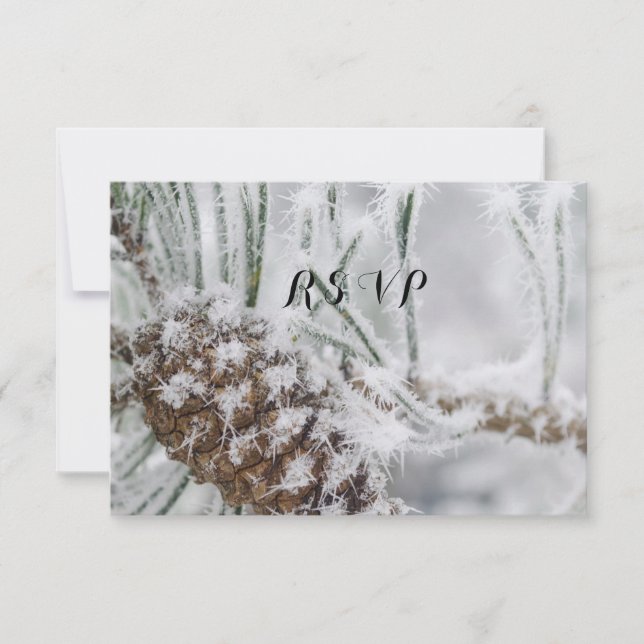 Schöne Winterhochzeit, Schneeflocken und Pinecone RSVP Karte (Vorderseite)