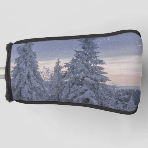 Schöne Winterlandschaft als Schnee Golf Headcover