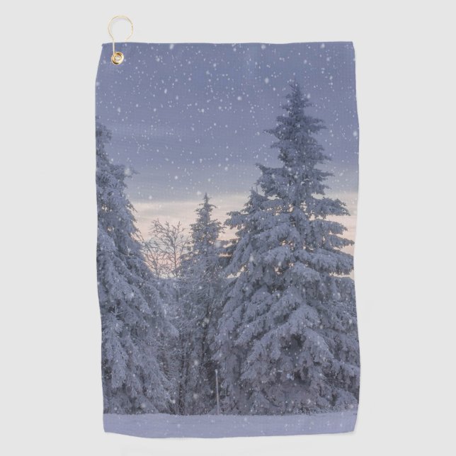 Schöne Winterlandschaft als Schnee Golfhandtuch (Vorderseite)