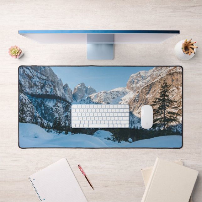 Schöne Winterlandschaft im Tamar-Tal, Slowenien Schreibtischunterlage (Büro 1)