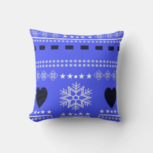 Schöne Winterlandschaft mit Herzen Kissen