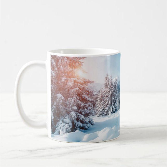 Schöne Winterlandschaft, phantastische Berge Kaffeetasse (Links)