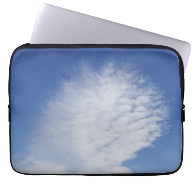 Schöne Wolken Laptopschutzhülle (Vorderseite)