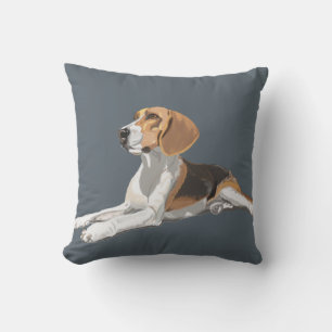 Schöner Beagle sitzend unten Kissen