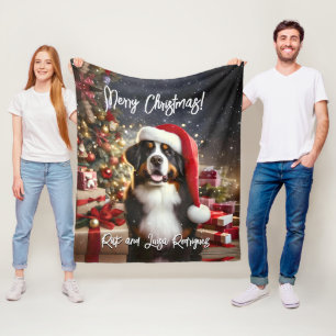 Schöner Berner Hund mit Weihnachtsmannmütze Fleecedecke