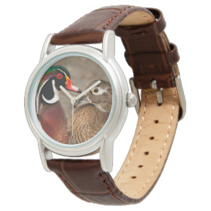 Schöner Berührungsmoment zwischen Holzenten Armbanduhr