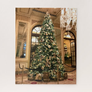 Schöner Christbaum im Plaza Hotel NYC