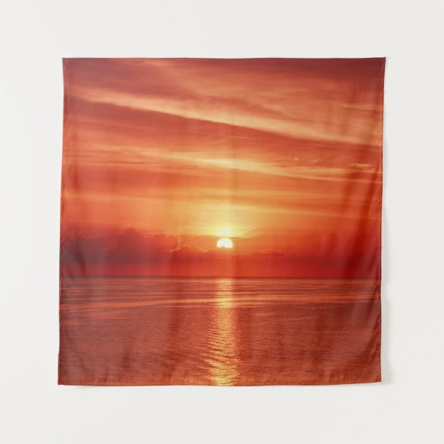 Schöner farbenfroher Sonnenaufgang am Meer mit Dra Wandteppich (Vorderseite)