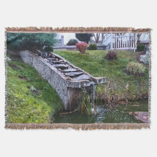 Schöner Gartenwasserfall – Wilde Natur Rumänien Decke
