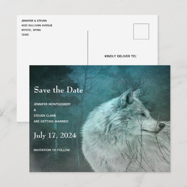 Schöner grauer Wolf bei einer Hochzeit im Dunkelwa Ankündigungspostkarte (Vorne/Hinten)