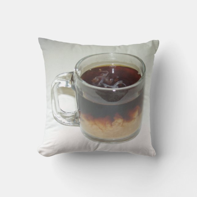 Schöner Kaffee-Cup mit Creme-Throw Kissen (Vorderseite)