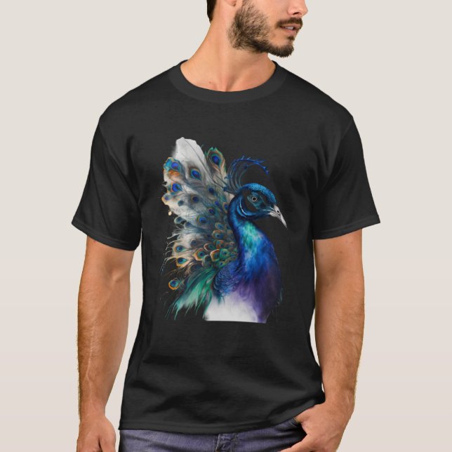 schöner majestätischer Pfau im Mondschein T-Shirt (Vorderseite)