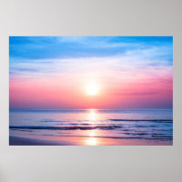 Schöner morgendlicher Sonnenaufgang, blaues Meer,