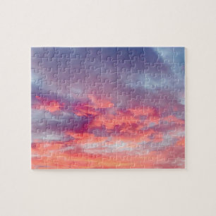 Schöner orangefarbener und roter Sonnenuntergang S