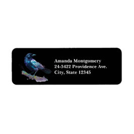 Schöner Rabe auf einem Baumzweig