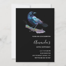 Schöner Raven auf einem Baumzweig zum Geburtstag