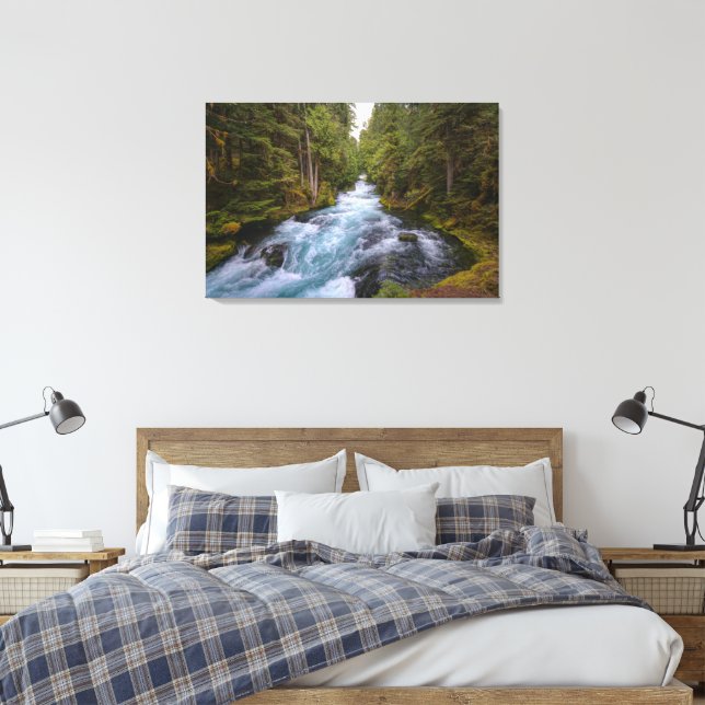 Schöner Roaring River Forest of Trees Leinwanddruck (Insitu (Schlafzimmer))