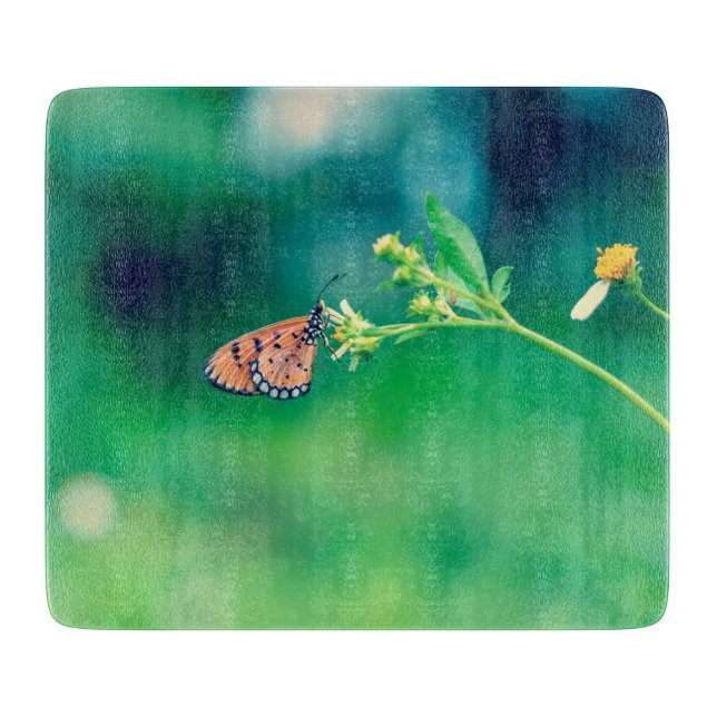 Schöner Schmetterling auf Blume #2 Schneidebrett (Vorderseite)