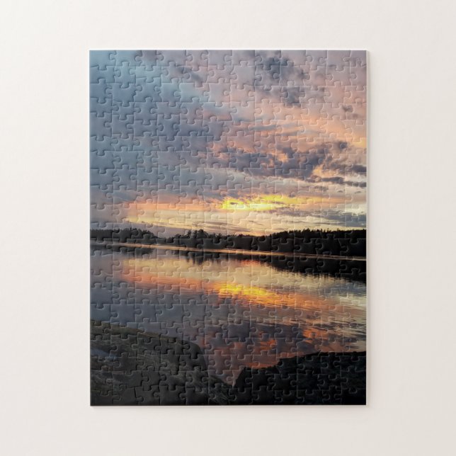 Schöner Sonnenuntergang am See (Vertikal)