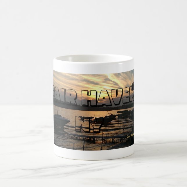 Schöner Sonnenuntergang am See in Fair Haven Beach Kaffeetasse (Mittel)