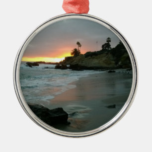Schöner Sonnenuntergang an den Küstenstreifen Silbernes Ornament