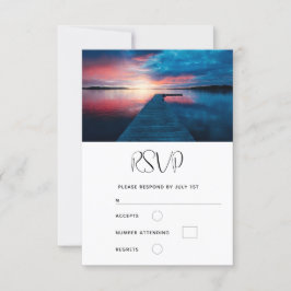 Schöner Sonnenuntergang auf einem ruhigen See Hoch RSVP Karte