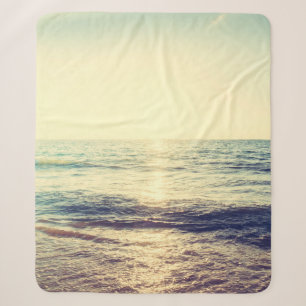 Schöner Sonnenuntergang mit Meer und Strand - Vint Sherpadecke