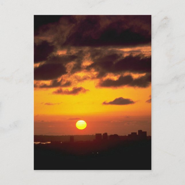 Schöner Sonnenuntergang: Skyline im Stadtzentrum,  Postkarte (Vorderseite)