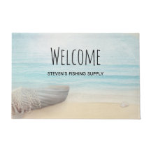 Schöner Strand mit Rowboat & Fishing Net