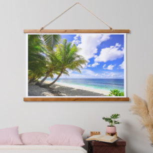 Schöner Strand von Tropical Island mit Palmen Wandteppich Mit Holzrahmen