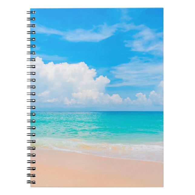 Schöner tropischer Strand mit blauem Himmel und we Notizblock (Vorderseite)