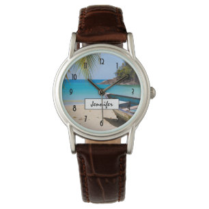 Schöner tropischer Strand mit Rowboat Armbanduhr