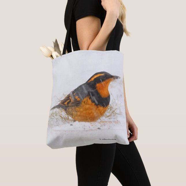Schöner Varieté-Songbird im Schnee Tasche (Von Nahem)