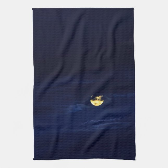 Schöner Vollmond in den blauen Mitternachtswolken Geschirrtuch (Vertikal)