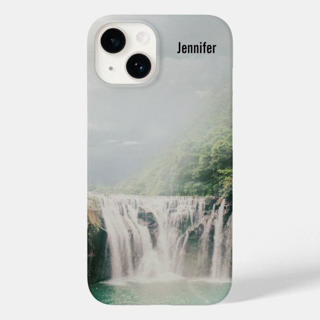 Schöner Wasserfall im Bergwald Case-Mate iPhone 14 Hülle (Rückseite)