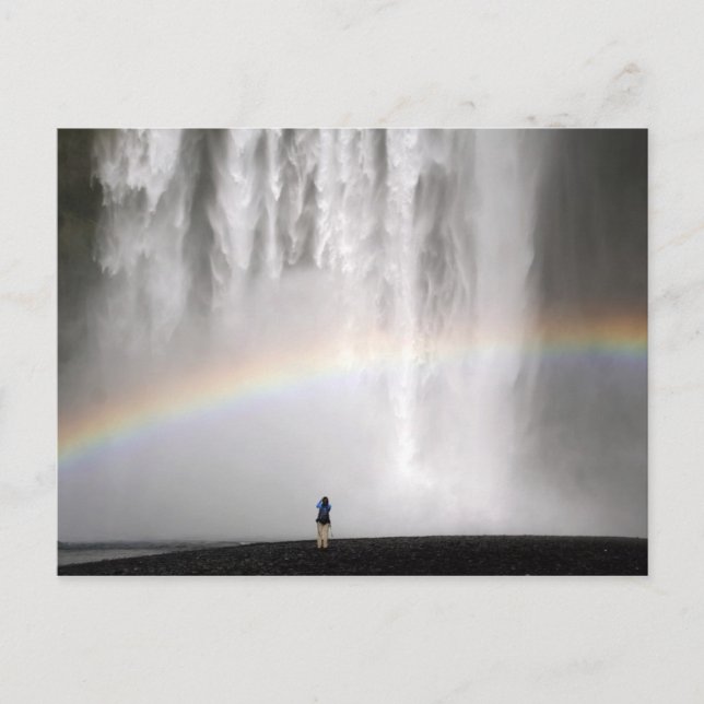 Schöner Wasserfall in Island mit Regenbogen Postkarte (Vorderseite)