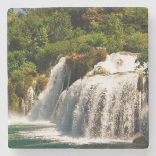 Schöner Wasserfall & Strom im Wald Steinuntersetzer