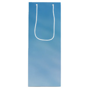 Schöner, weicher blauer Himmel mit träumerischen W Geschenktüte Für Weinflaschen