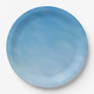 Schöner, weicher blauer Himmel mit träumerischen W Pappteller