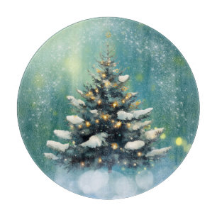Schöner Weihnachtsbaum mit Schnee und goldenen Lic Schneidebrett