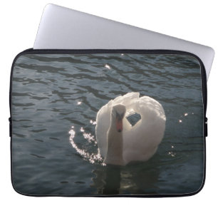 Schöner weißer Schwan Laptopschutzhülle