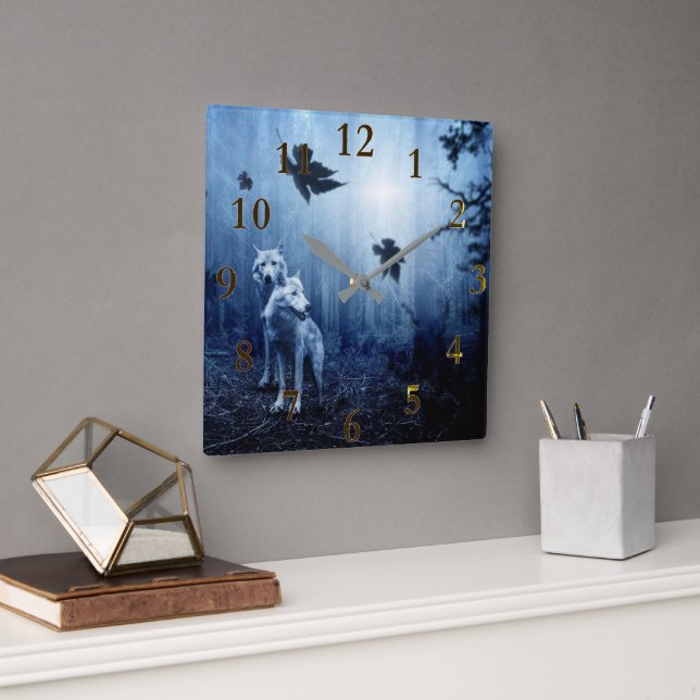 Schöner Wolf Spirit Animal Forest Quadratische Wanduhr (Büro)