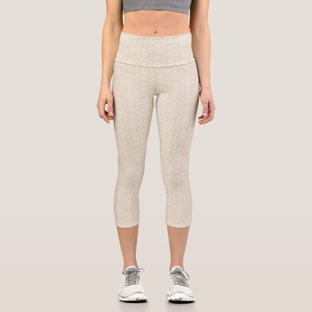 Schönes beigefarbenes Muster im lässigen Stil Capri Leggings (Vorderseite)