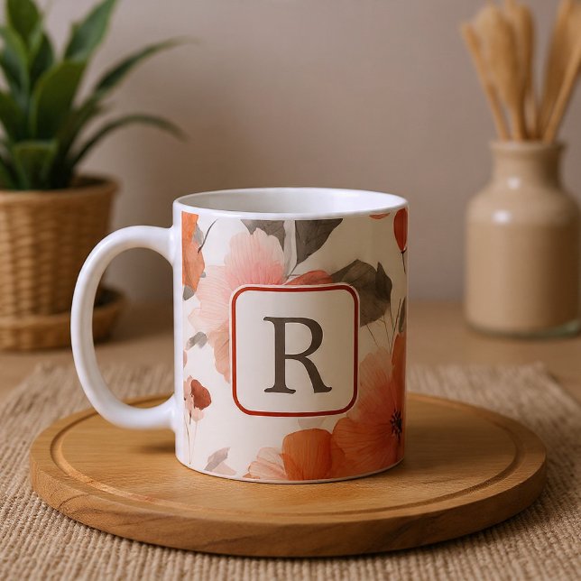Schönes Blumenmonogramm-Vorlage Personalisiert Kaffeetasse (Pretty Flower Monogram Template Personalized Coffee Mug by Ricaso. A feminine monogrammed mug)