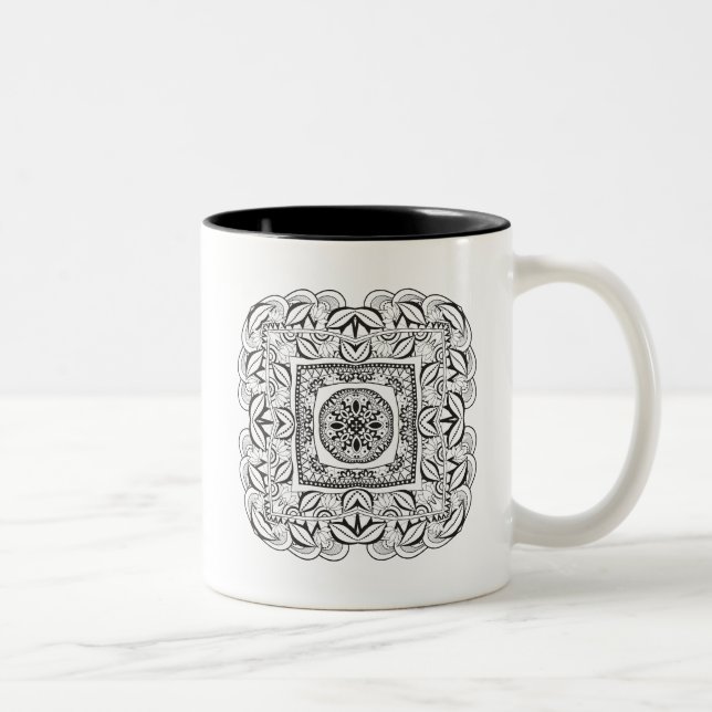 Schönes dekoratives quadratisches Gekritzel Zweifarbige Tasse (Rechts)