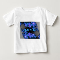 Schönes Design der galaktisch blauen Liebe,