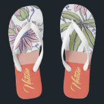 Schönes, einzigartiges Monogramm-Geschenk Mode Blü Flip Flops<br><div class="desc">Luxuriöses Design mit beruflicher Blumendarstellung. Zwei Farbblöcke,  rot und rosa. Schöner Text für den Brauch.</div>