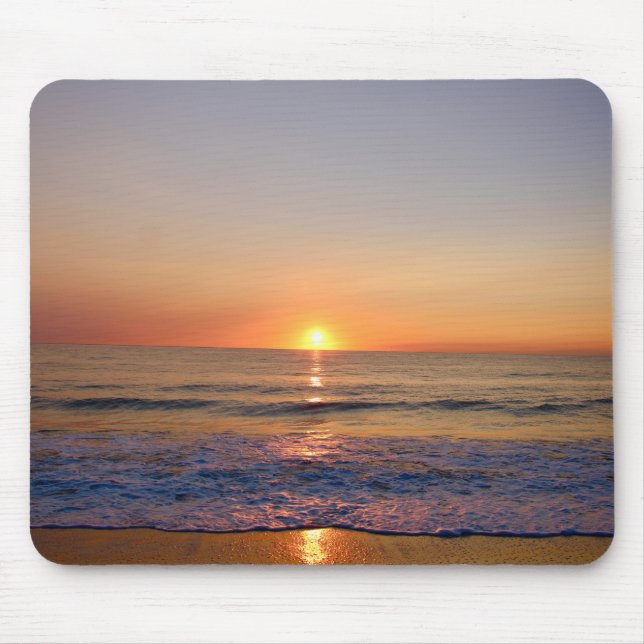 Schönes Foto eines Sonnenaufganges am Strand auf d Mousepad (Vorne)